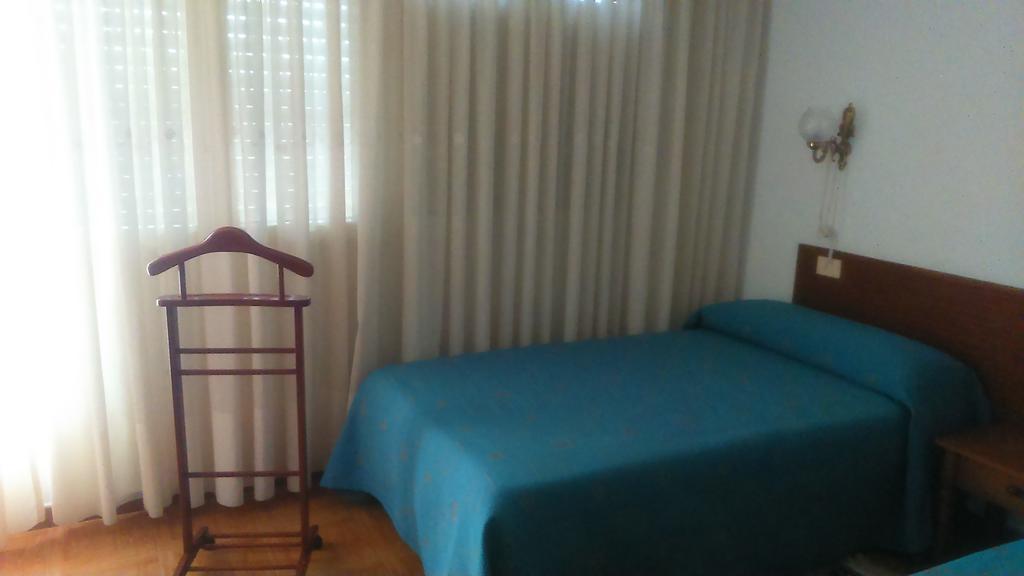 Pensión Vázquez Vimianzo Quarto foto
